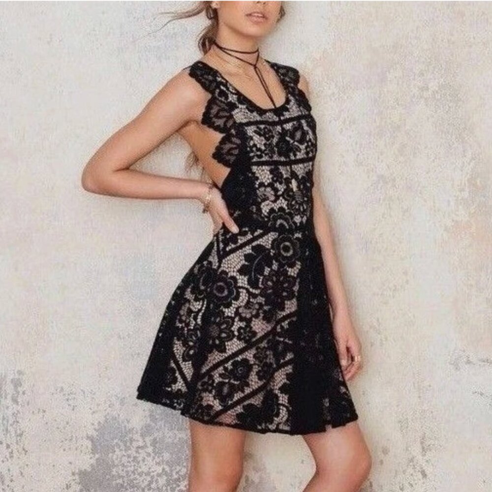 For Love & Lemons Gianna Apron Mini Dress Floral Lace Sleeveless Open Black XS - Picture 12 of 13